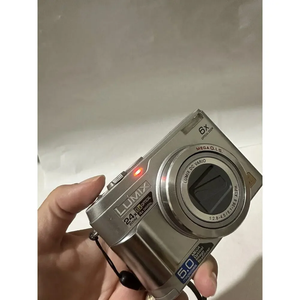 PANASONIC DIGITAL CAMERA LUMIX DMC-LZ2 5.0MP SILVER E2-1 For Parts Repair READ**